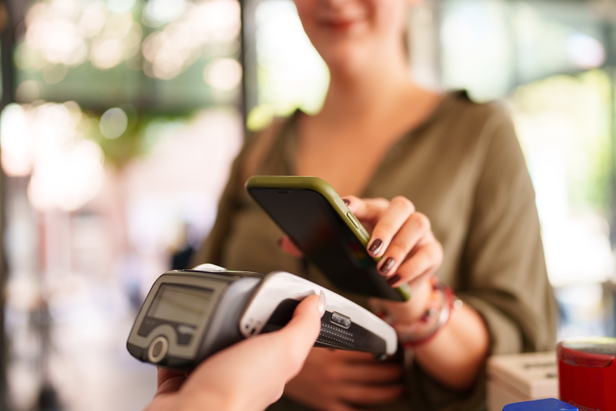HRA vs. HSA: How to choose the right account for your benefits strategy